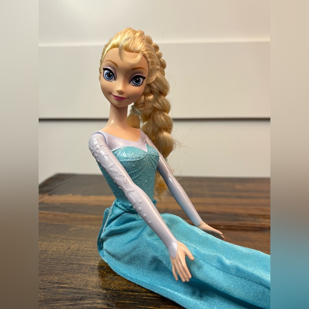 Mattel Disney Frozen Elsa Doll 2012 Blonde Hair Turquoise Skirt Only 11.5”